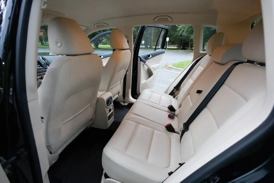 2016 Volkswagen Tiguan - Image 6 of 17