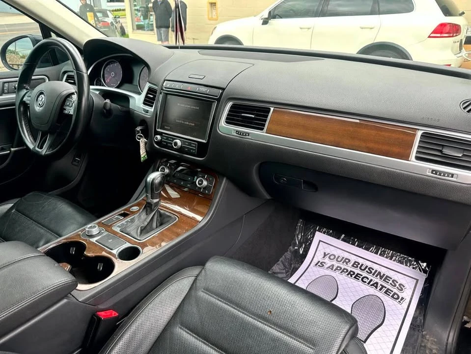2016 Volkswagen Touareg - Image 14 of 20