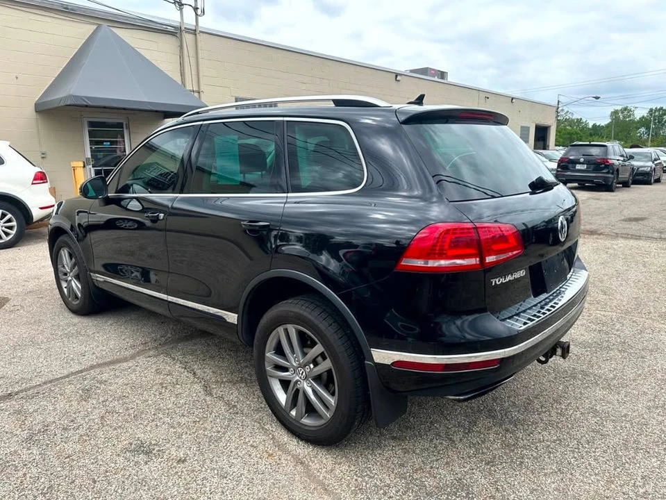 2016 Volkswagen Touareg - Image 2 of 20