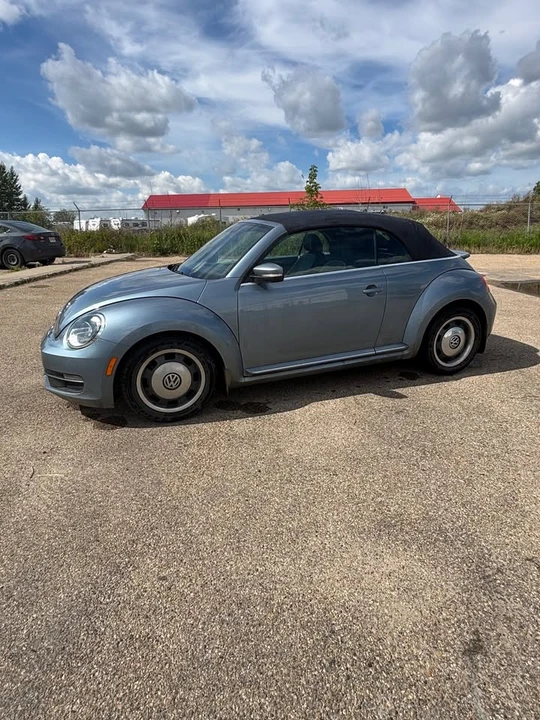 2016 Volkswagen A5 Beetle - Image 2 of 10