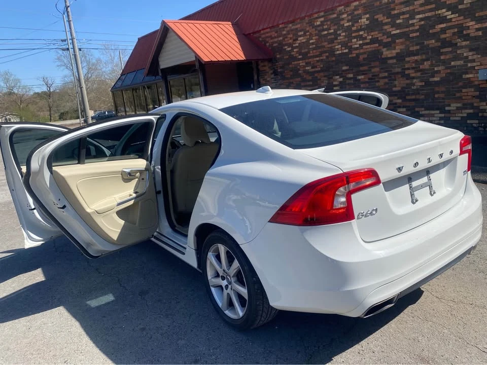 2016 Volvo S60 2nd Gen - Image 9 of 14