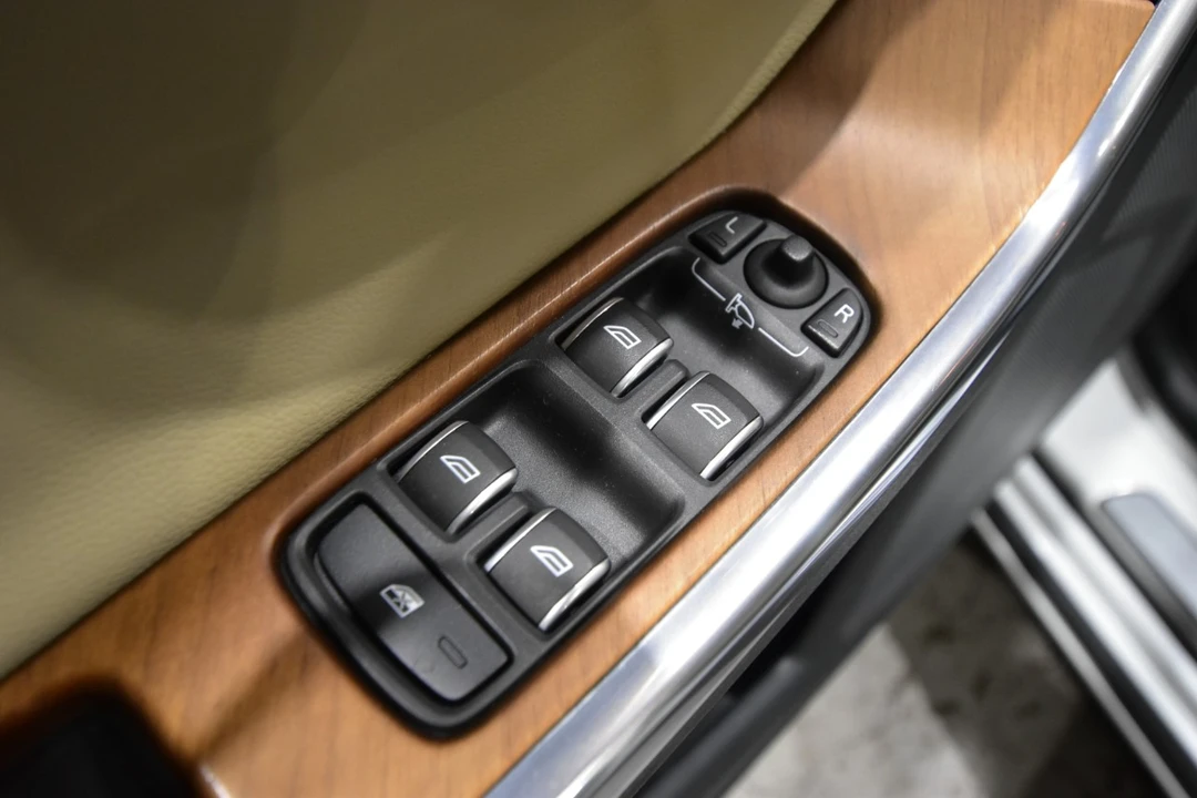 2016 Volvo S60 2nd Gen - Image 14 of 21
