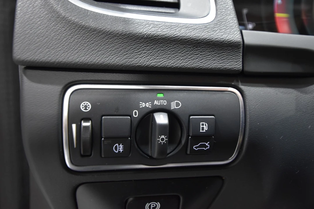2016 Volvo S60 2nd Gen - Image 16 of 21