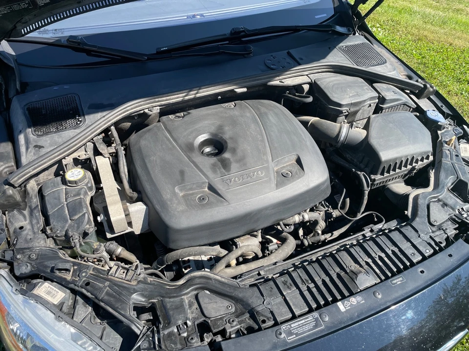 2016 Volvo S60 2nd Gen - Image 8 of 15