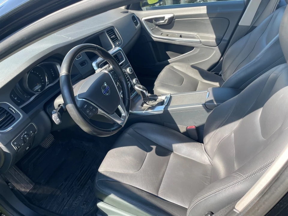 2016 Volvo S60 2nd Gen - Image 9 of 15
