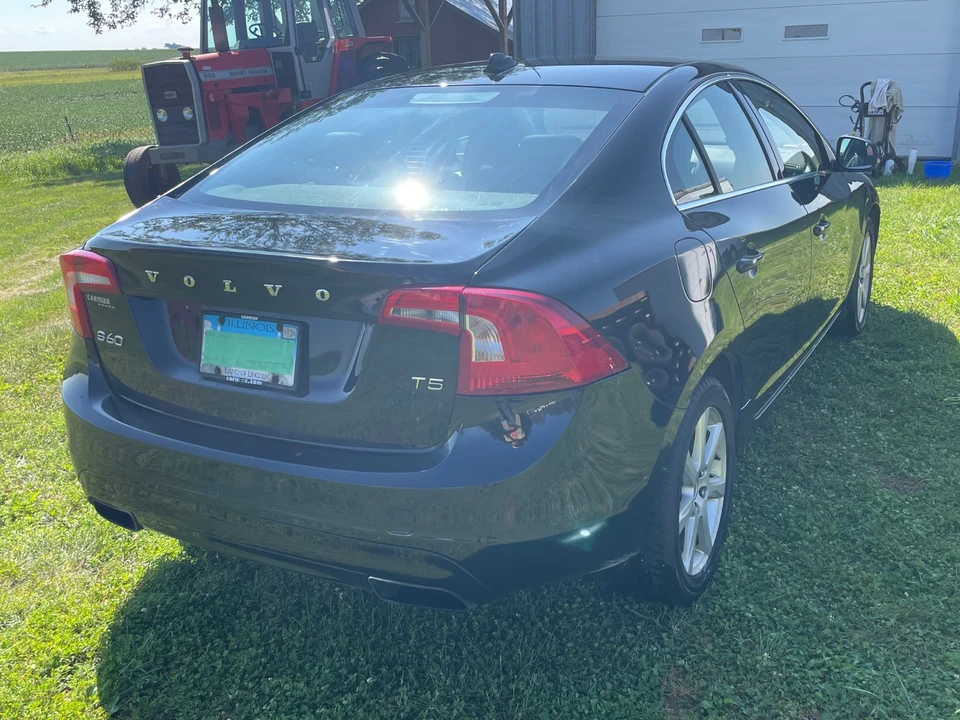 2016 Volvo S60 2nd Gen - Image 5 of 15