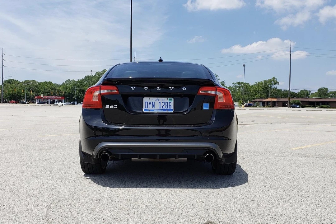 2016 Volvo S60 2nd Gen - Image 9 of 16