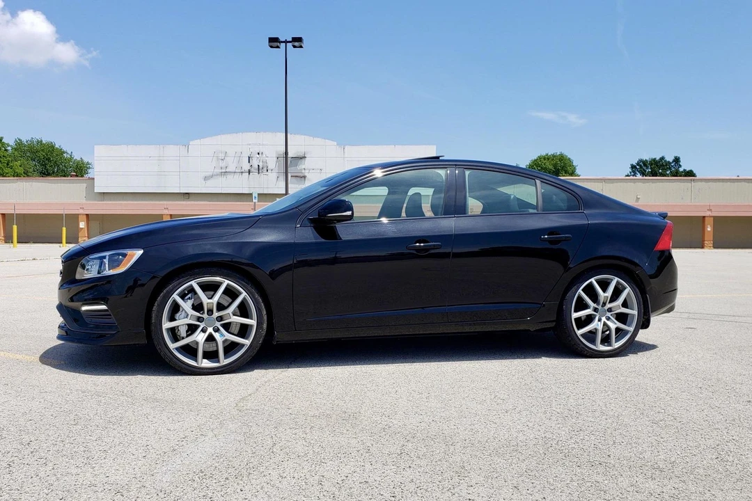 2016 Volvo S60 2nd Gen - Image 5 of 16