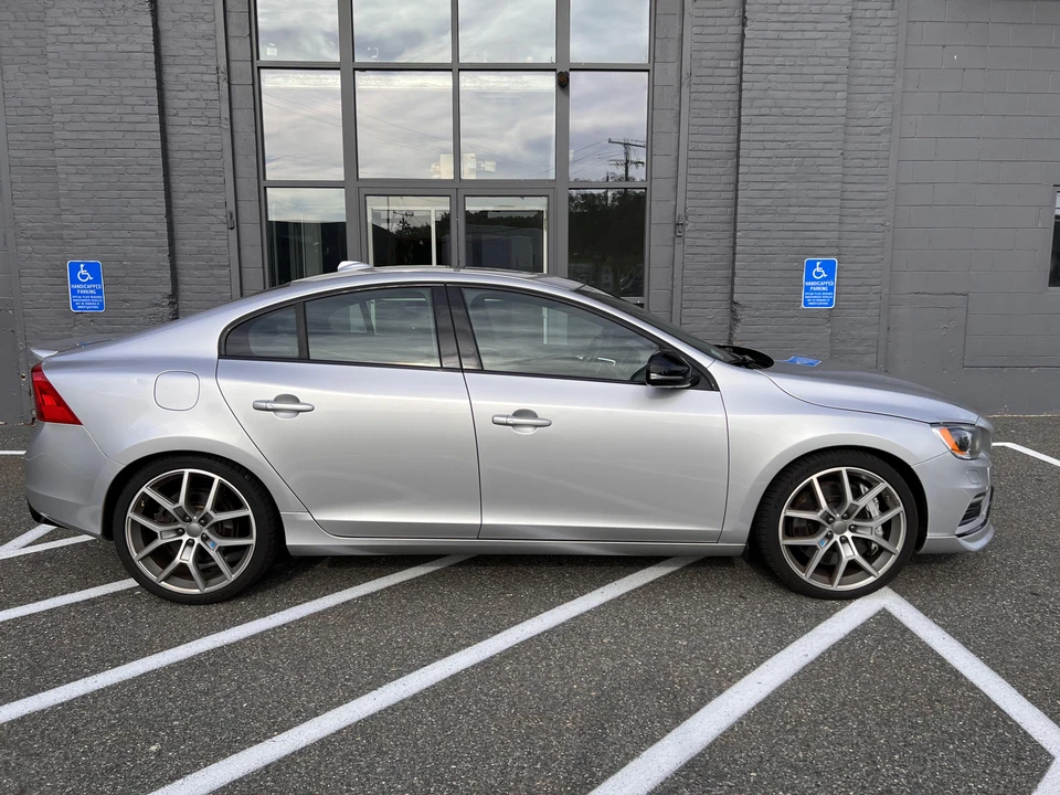 2016 Volvo S60 2nd Gen - Image 17 of 31