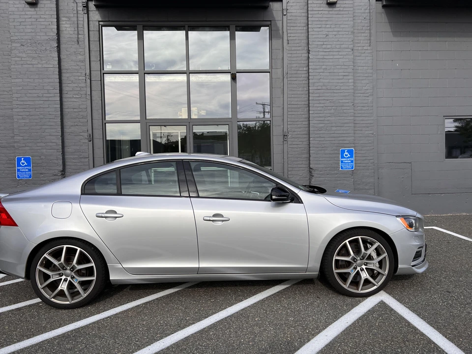 2016 Volvo S60 2nd Gen - Image 16 of 31