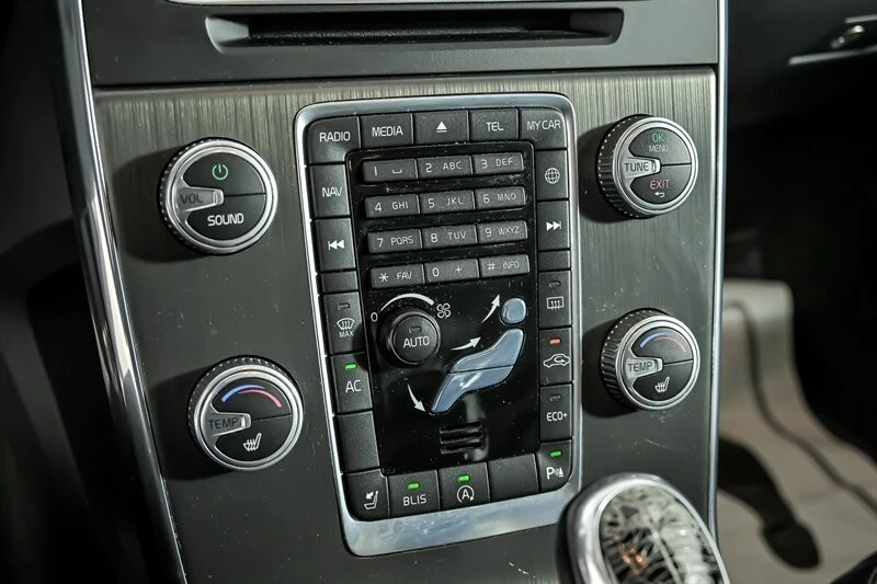 2016 Volvo S60 2nd Gen - Image 25 of 27