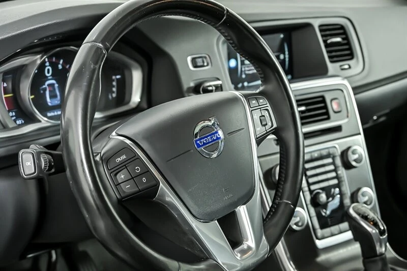2016 Volvo S60 2nd Gen - Image 18 of 27