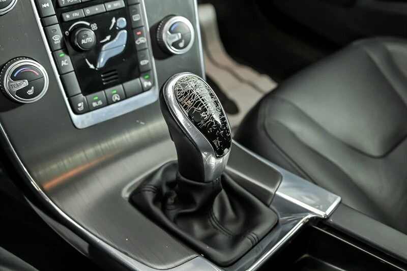 2016 Volvo S60 2nd Gen - Image 26 of 27