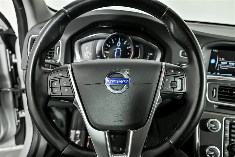 2016 Volvo S60 2nd Gen - Image 21 of 27