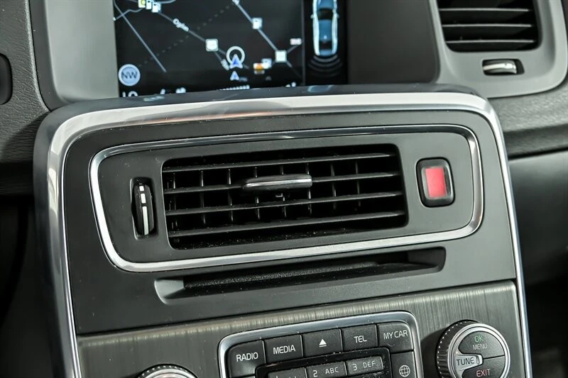 2016 Volvo S60 2nd Gen - Image 24 of 27