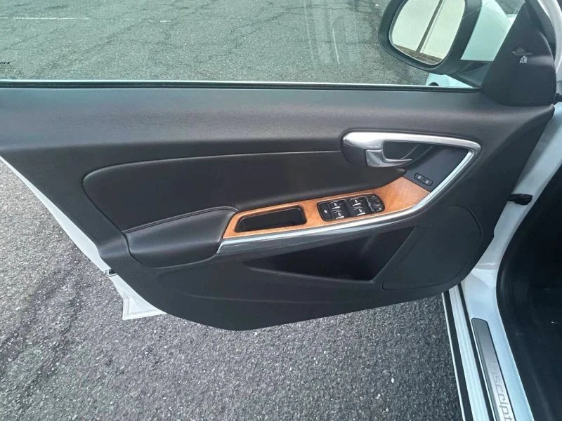 2016 Volvo S60 2nd Gen - Image 11 of 12