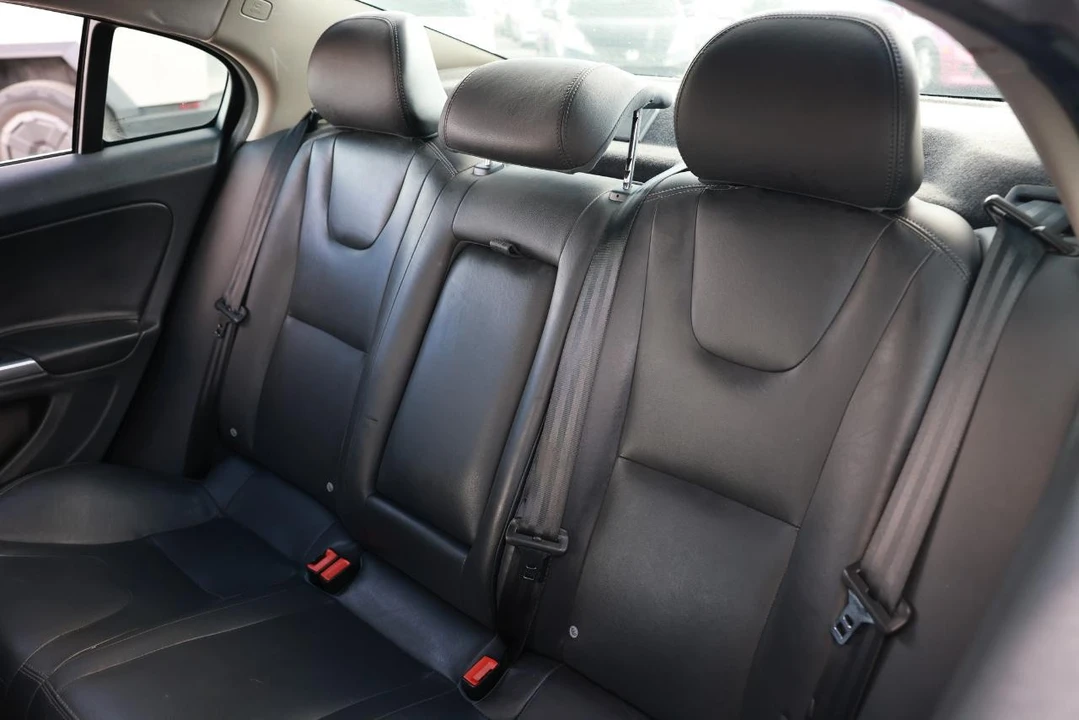 2016 Volvo S60 2nd Gen - Image 8 of 12