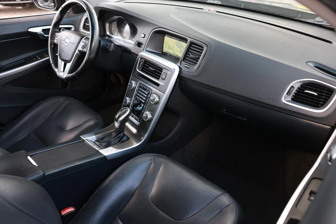 2016 Volvo S60 2nd Gen - Image 18 of 21