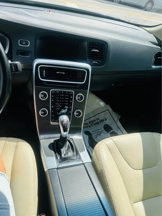 2016 Volvo S60 2nd Gen - Image 7 of 14