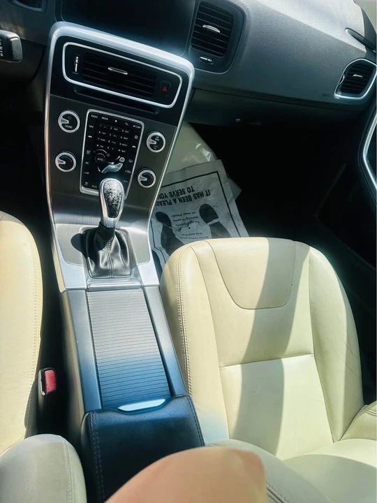 2016 Volvo S60 2nd Gen - Image 8 of 14