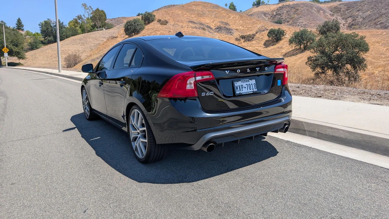 2016 Volvo S60 2nd Gen - Image 15 of 31