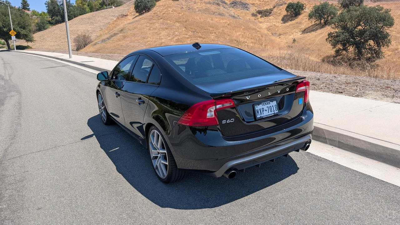 2016 Volvo S60 2nd Gen - Image 13 of 31