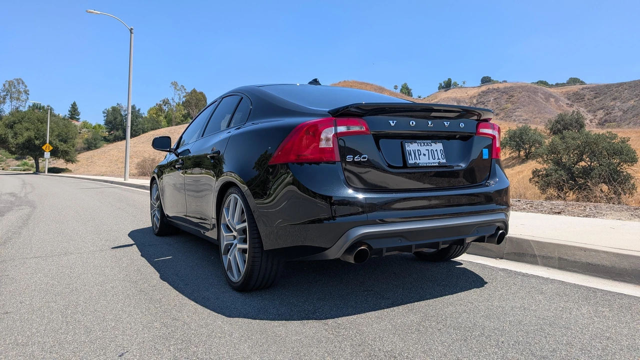 2016 Volvo S60 2nd Gen - Image 14 of 31