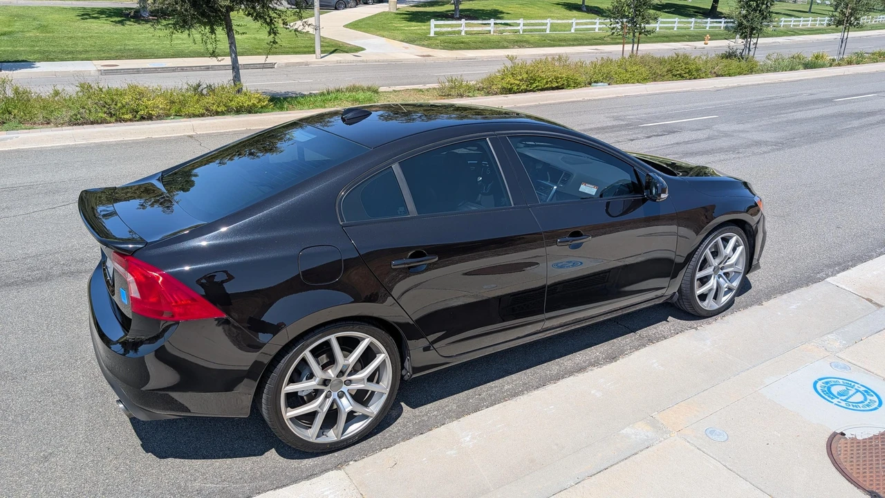 2016 Volvo S60 2nd Gen - Image 19 of 31