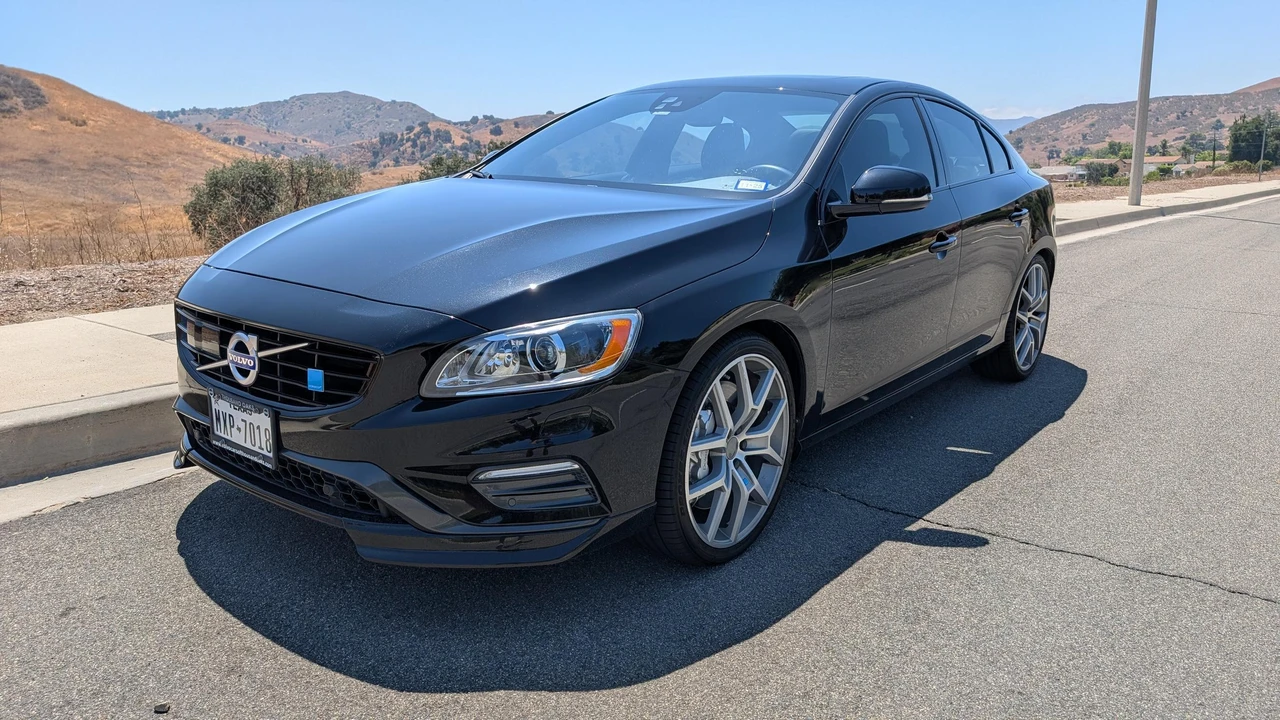 2016 Volvo S60 2nd Gen - Image 10 of 31