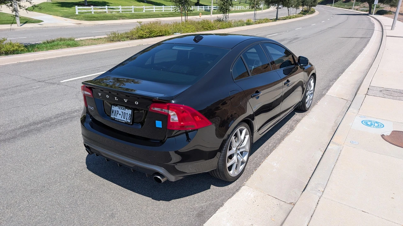 2016 Volvo S60 2nd Gen - Image 17 of 31
