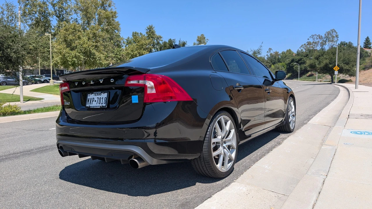 2016 Volvo S60 2nd Gen - Image 18 of 31