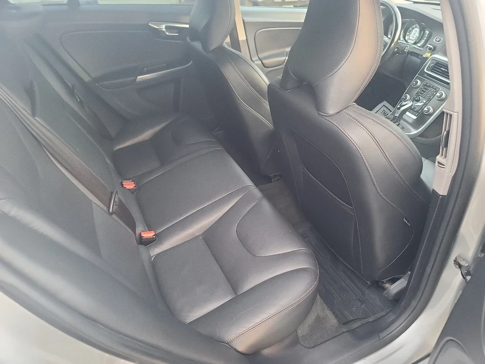 2016 Volvo V60 1st Gen - Image 13 of 21