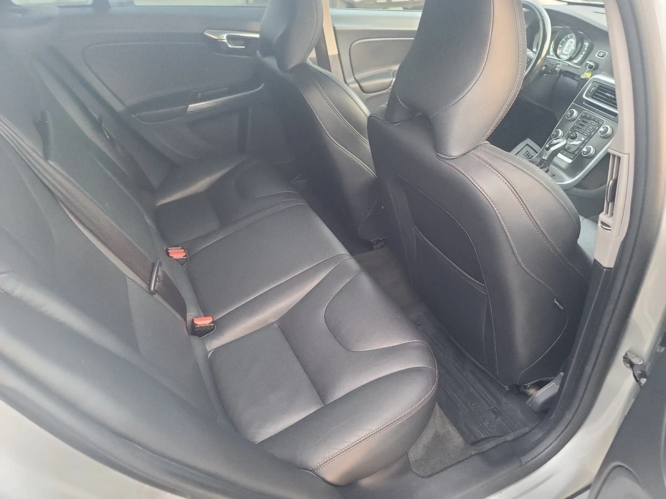 2016 Volvo V60 1st Gen - Image 13 of 21