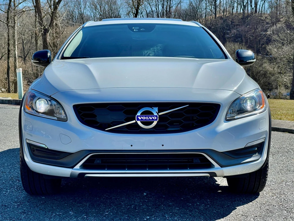 2016 Volvo V60 1st Gen - Image 6 of 31