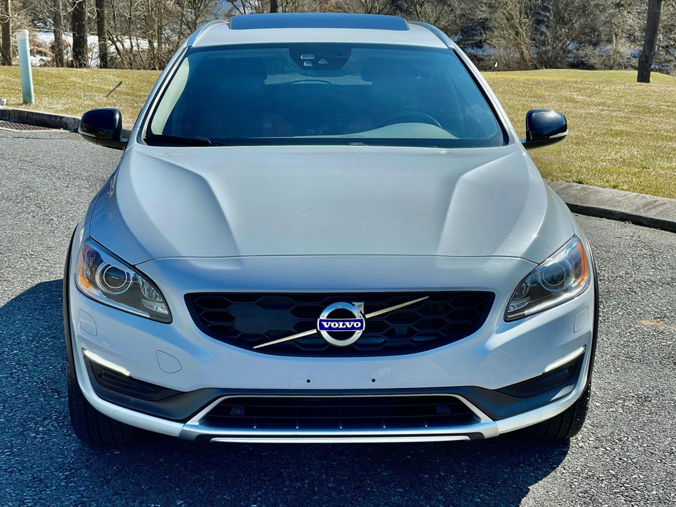 2016 Volvo V60 1st Gen - Image 7 of 31