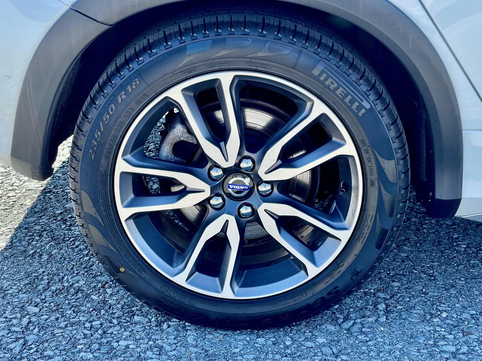 2016 Volvo V60 1st Gen - Image 27 of 31
