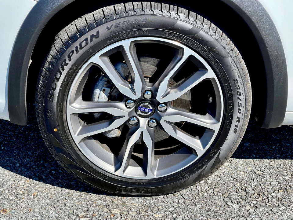 2016 Volvo V60 1st Gen - Image 26 of 31