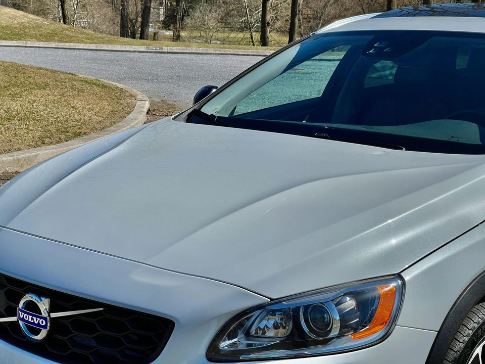 2016 Volvo V60 1st Gen - Image 12 of 31