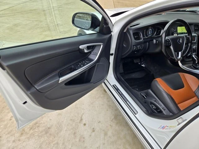 2016 Volvo V60 1st Gen - Image 10 of 21