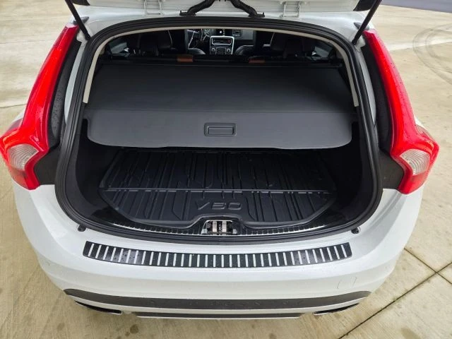 2016 Volvo V60 1st Gen - Image 16 of 21