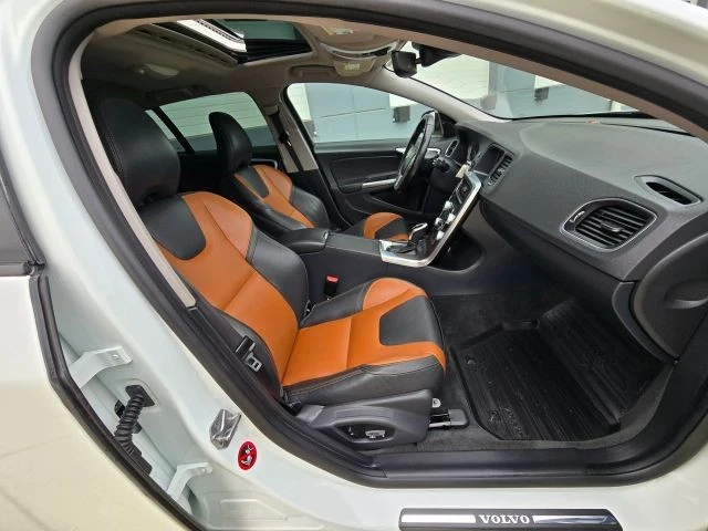 2016 Volvo V60 1st Gen - Image 20 of 21