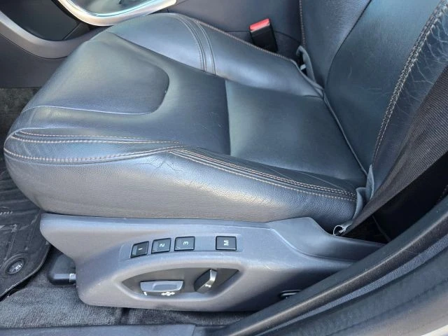 2016 Volvo V60 1st Gen - Image 14 of 31