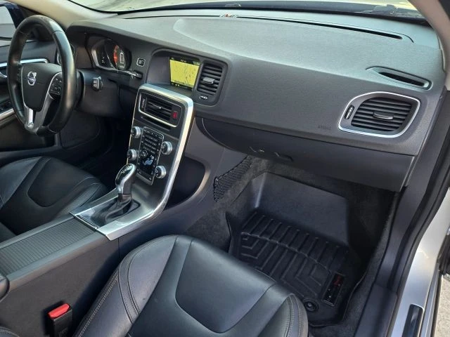 2016 Volvo V60 1st Gen - Image 2 of 31