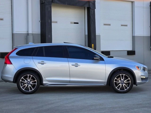 2016 Volvo V60 1st Gen - Image 9 of 31