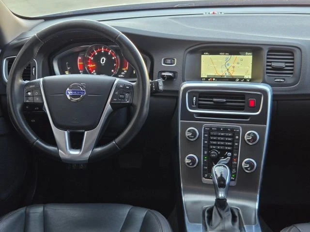 2016 Volvo V60 1st Gen - Image 25 of 31
