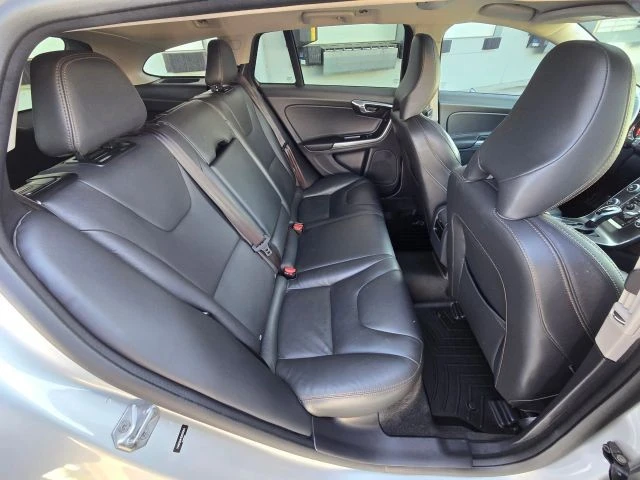 2016 Volvo V60 1st Gen - Image 18 of 31
