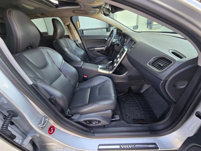 2016 Volvo V60 1st Gen - Image 20 of 31
