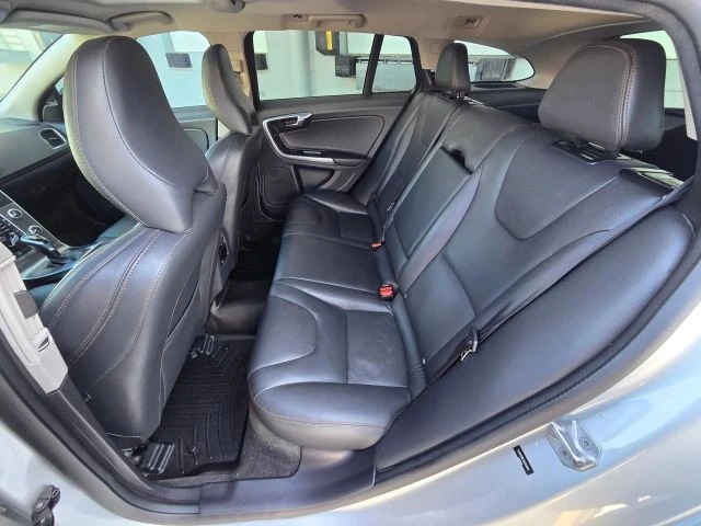2016 Volvo V60 1st Gen - Image 15 of 31