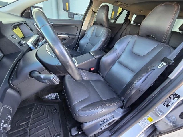 2016 Volvo V60 1st Gen - Image 13 of 31