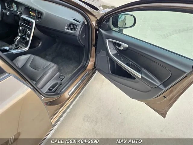 2016 Volvo V60 1st Gen - Image 18 of 21